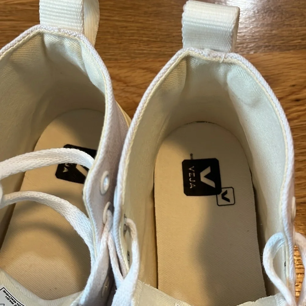 VEJA Nova High Top Canvas White Butter Sole Size 5 NIB
